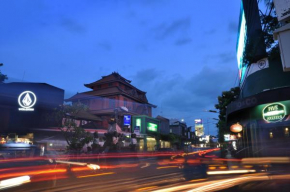 Гостиница Bemo Corner Guest House  Kuta